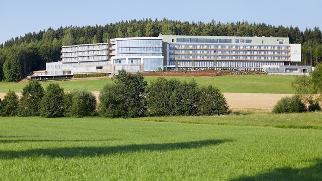 bild vortuna kurhotel bad leonfelden aus der ferne