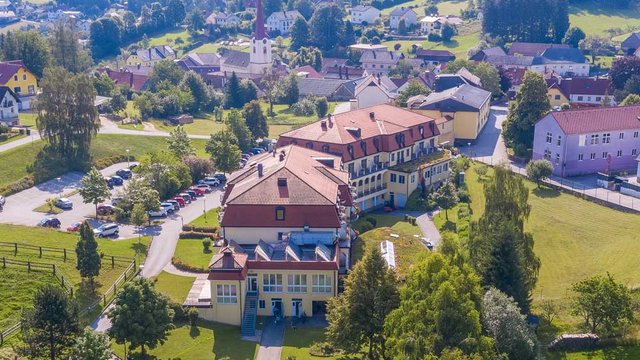 Luftbild auf das Moorbad Großpertholz